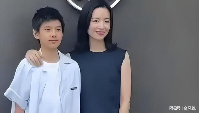 Ngoại hình siêu đẹp trai của dàn quý tử nhà mỹ nhân Hoa ngữ