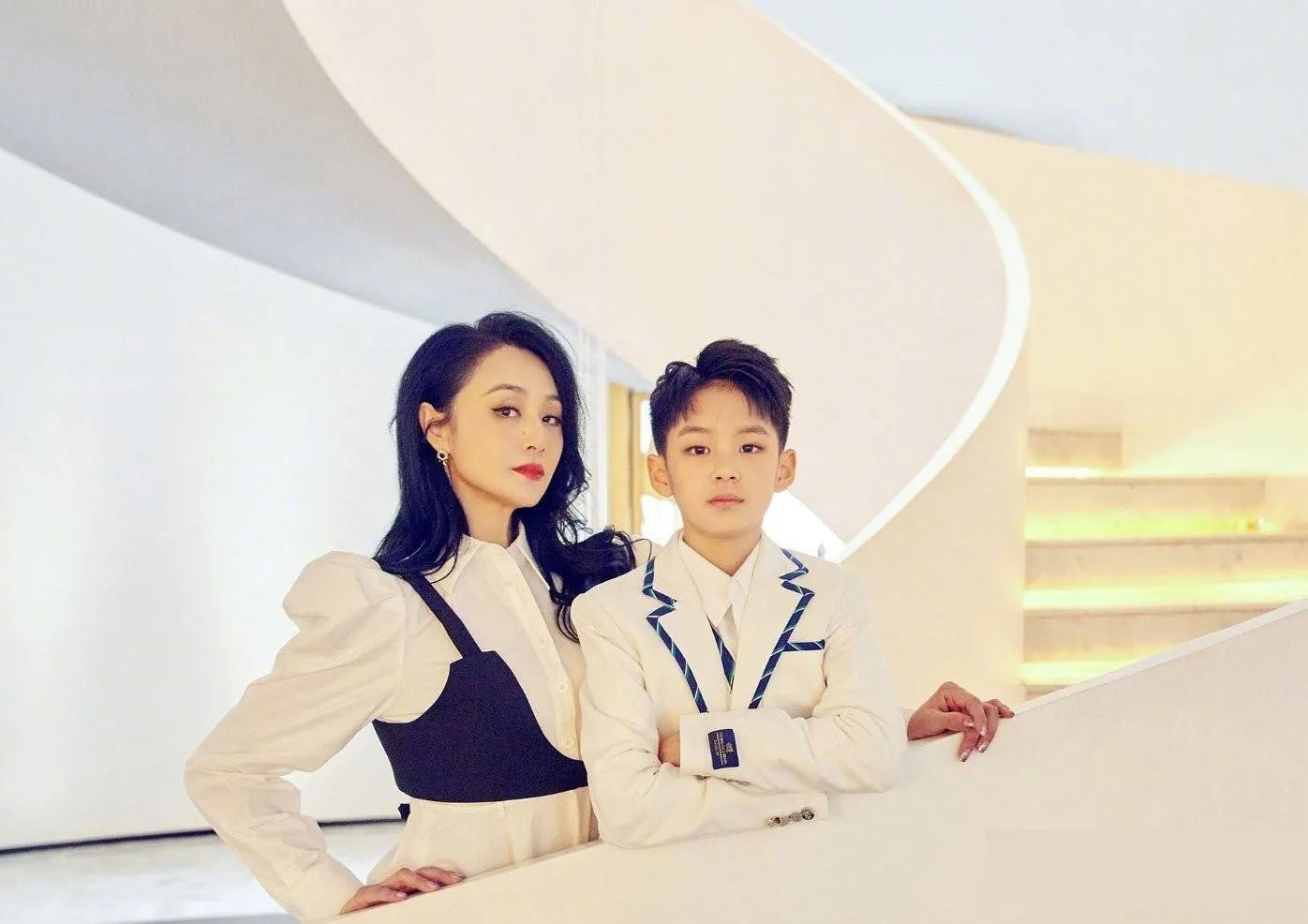 Ngoại hình siêu đẹp trai của dàn quý tử nhà mỹ nhân Hoa ngữ