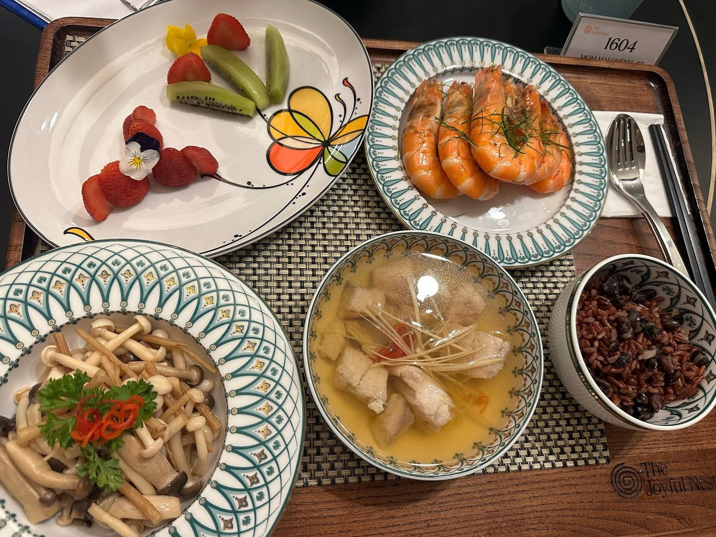 Quỳnh Lương gặp hiện tượng lạ sau khi sinh con