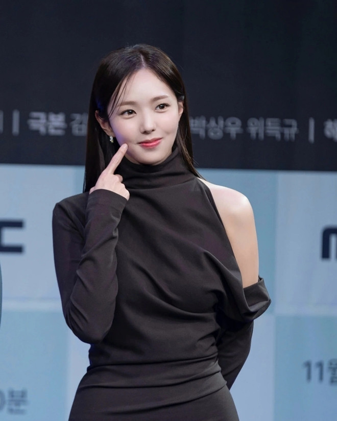 Thói quen làm đẹp giúp Chae Soobin trở thành Mỹ nhân đẹp nhất Hàn Quốc 2025