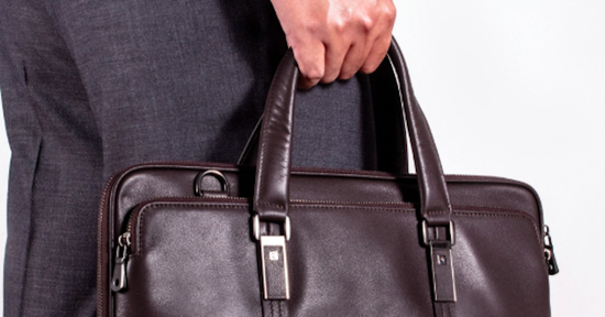 'Bí mật' bên trong chiếc túi màu nâu sẫm bỏ quên giữa trưa ở sân bay Nội Bài