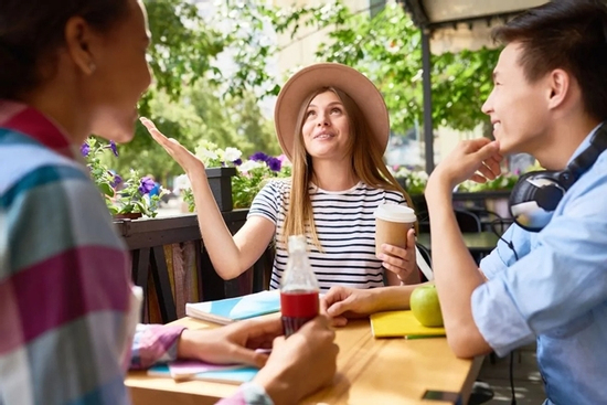 Các cung hoàng đạo lắm lời: Khi sự cởi mở trở thành 'con dao hai lưỡi'