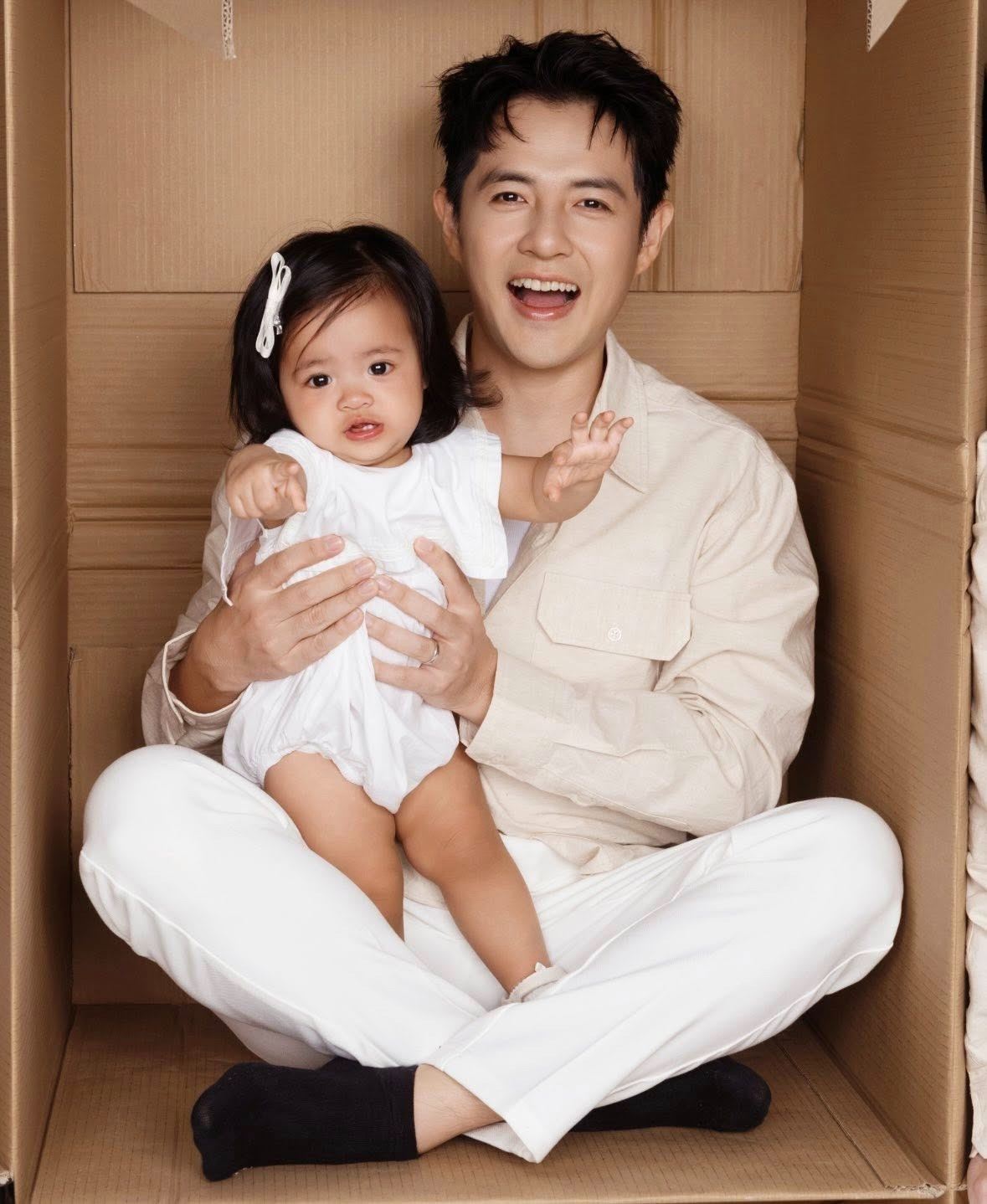 Đông Nhi Ông Cao Thắng khoe khoảnh khắc cực yêu của hai ái nữ