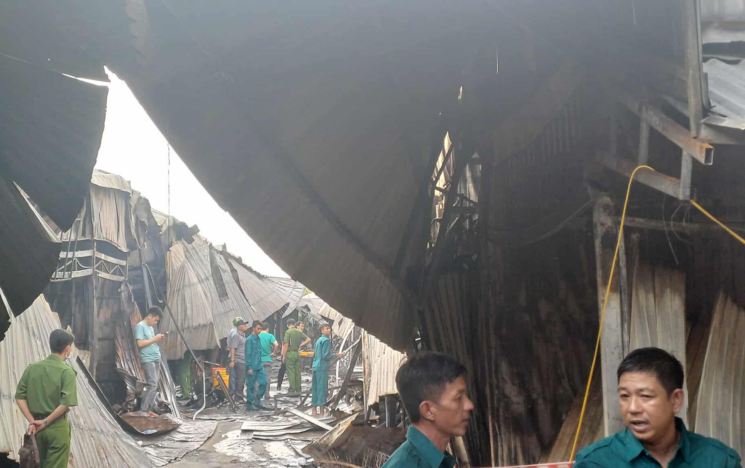 Cháy chợ Thanh Tùng 1.jpg