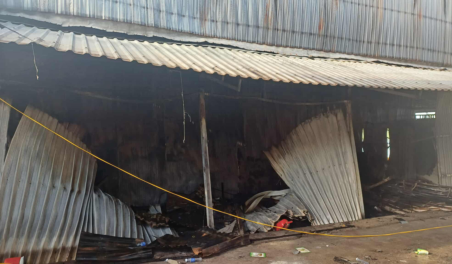 Cháy chợ Thanh Tùng 2.jpg