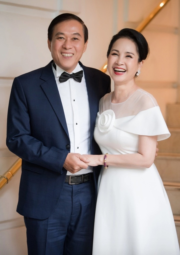 Cặp đôi đã gắn bó gần 40 năm.