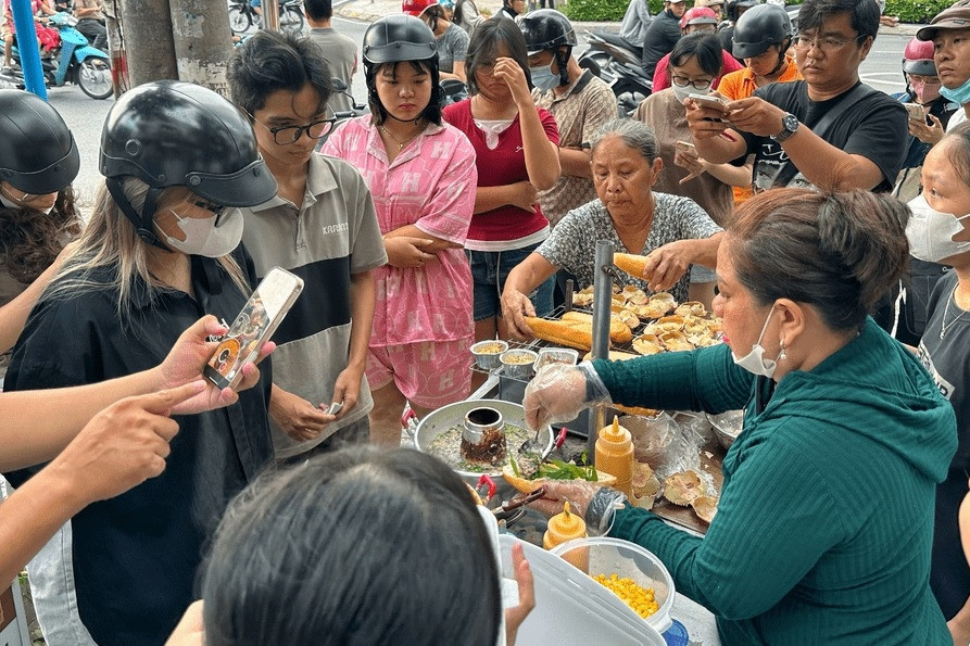 Cây kem độc lạ nhất mùa hè khi được kết hợp cùng hàu tươi và nước tương: Món tráng miệng kỳ lạ khiến nhiều người muốn thử một lần插图2 Cây kem độc lạ nhất mùa hè khi được kết hợp cùng hàu tươi và nước tương: Món tráng miệng kỳ lạ khiến nhiều người muốn thử một lần插图2
