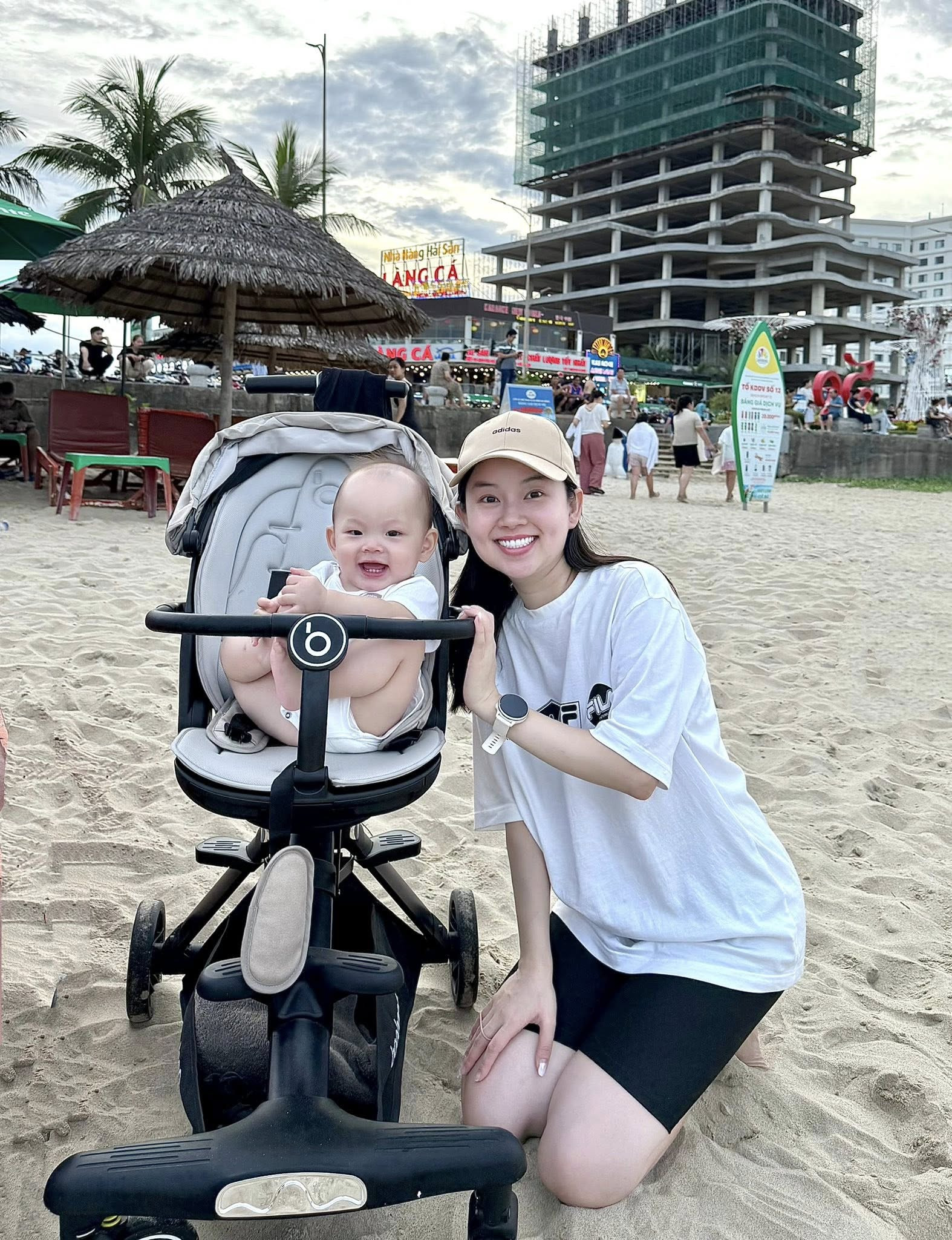 nữ trung uy từng nổi đình đám ở diễu binh khoe bạn trai ngoại hình nửa kia đỉnh chóp