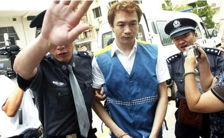 Cao Hổ từng rơi cảnh tù tội vì lựa chọn sai lầm trong cuộc đời.