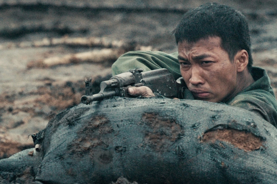'Mưa đỏ' - dư chấn khốc liệt, kiêu hùng, chân thực về chiến tranh
