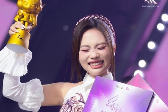 Celeb of the Week: Phương Mỹ Chi – Quán quân 'Em Xinh Say Hi' và cuộc tranh luận chưa dừng lại