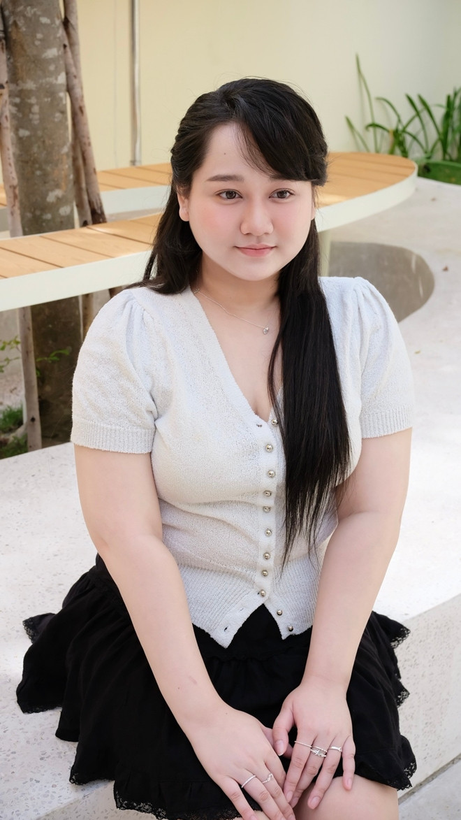 Trúc Anh Mắt biếc khoe thân hình mũm mĩm vẫn được khen xinh đẹp