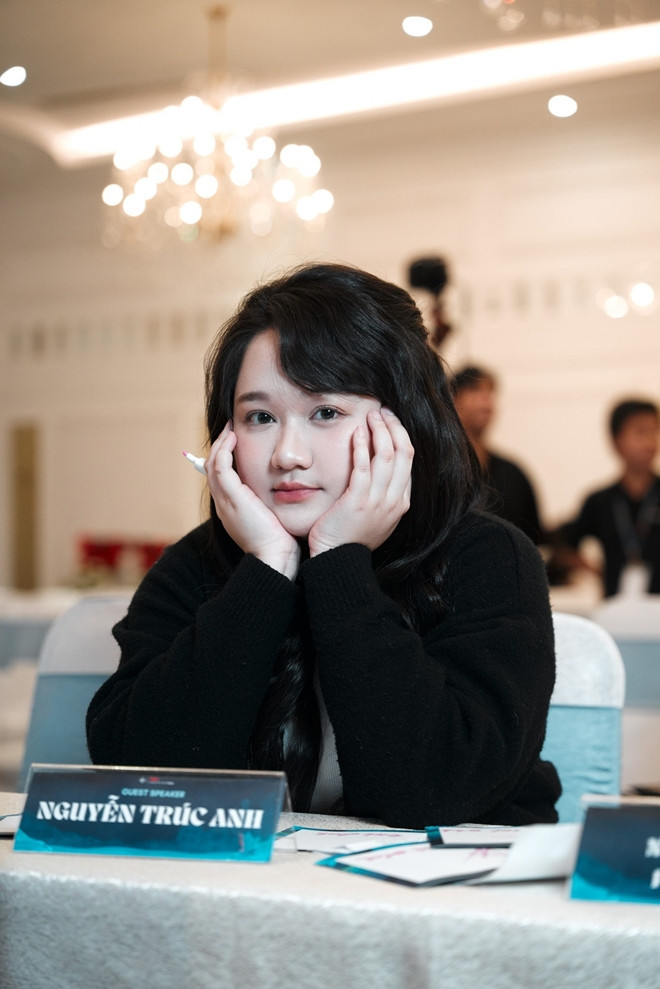 Trúc Anh Mắt biếc khoe thân hình mũm mĩm vẫn được khen xinh đẹp