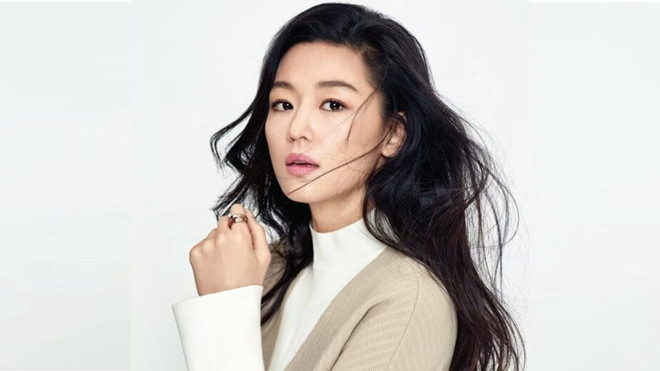 Choáng váng với vóc dáng săn chắc của mợ chảnh Jun Ji Hyun