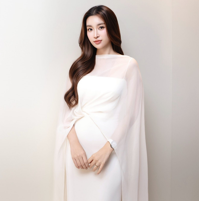 Đỗ Mỹ Linh tái xuất, sắc vóc và khí chất 'hào môn' lấn át 2 đàn em - Ảnh 7.