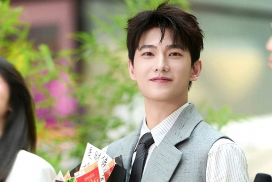 Dương Dương bị teo chân, tiết lộ tình trạng sức khoẻ đáng lo ngại