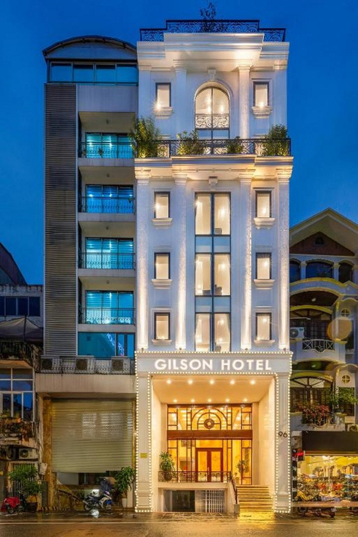 Khách Gilson Hanoi Hotel (96 phố Tây Sơn).