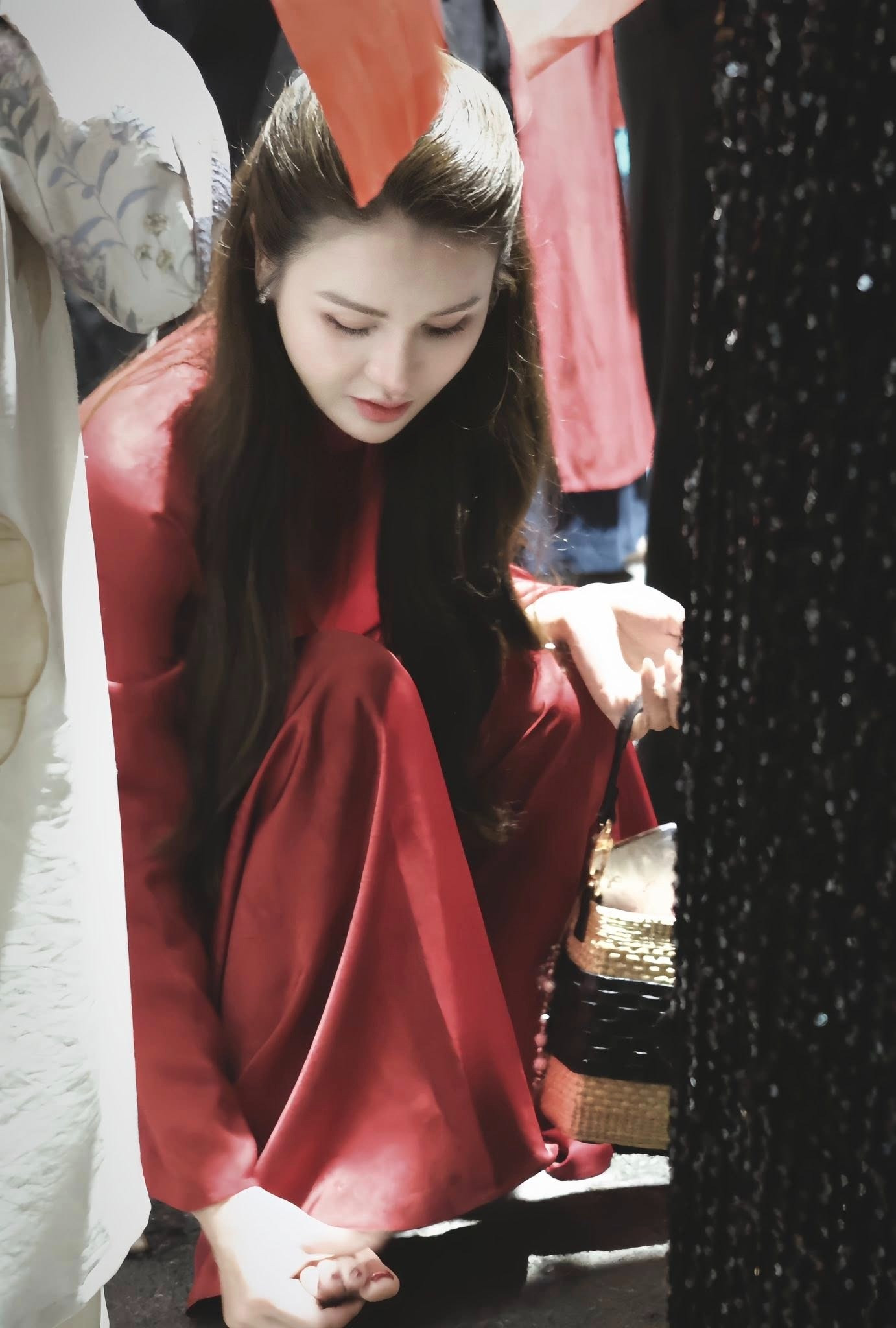 Nhan sắc hiện tại của Lương Thu Trang sau khi bị chê cứng đờ vì thẩm mỹ