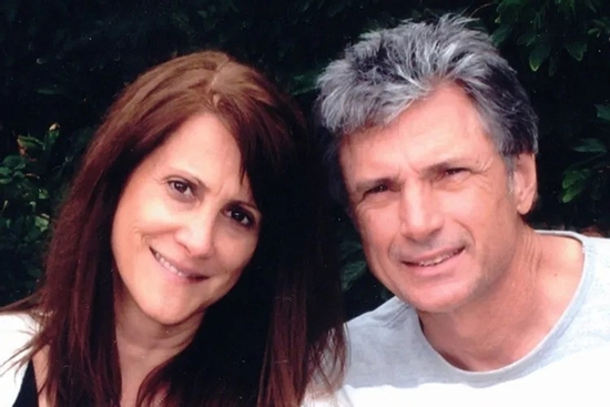 Nữ giám sát âm nhạc và chồng bị bắn chết tại nhà riêng