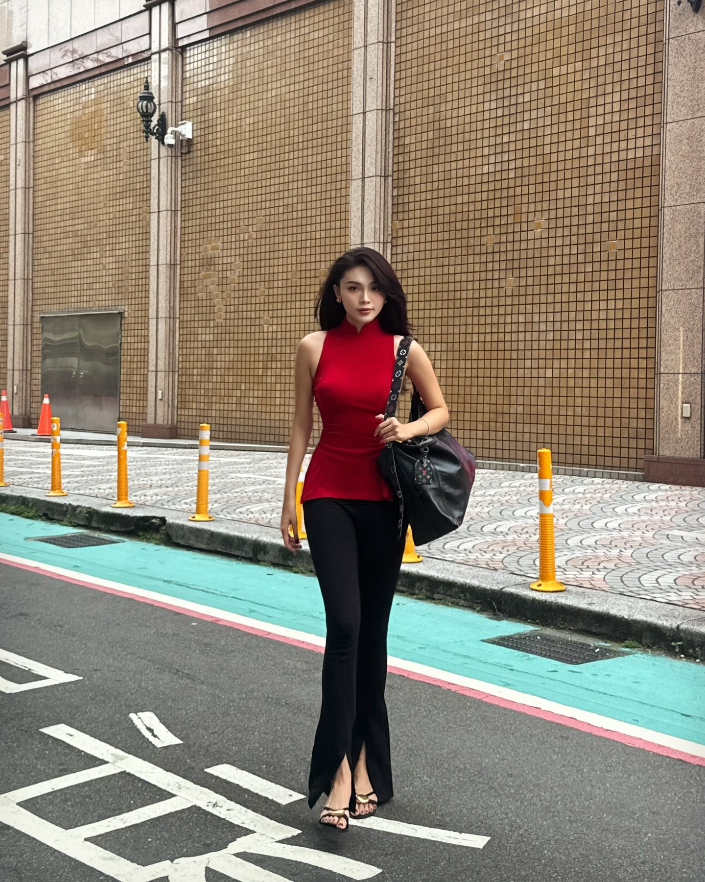 497297421184048041940998518008571316904828023n