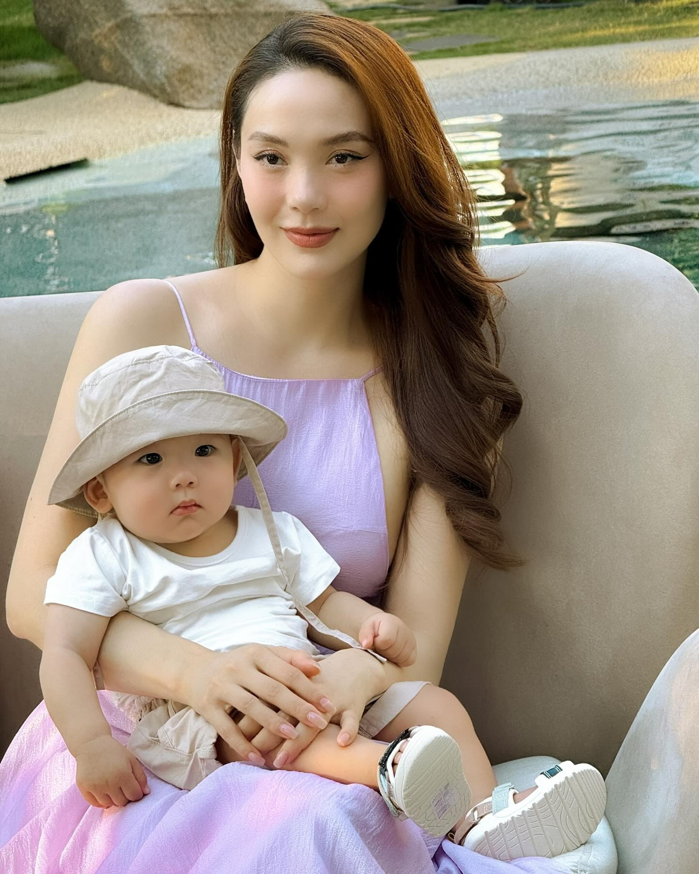 Con trai Minh Hằng gây sốt với khoảnh khắc như ông cụ non