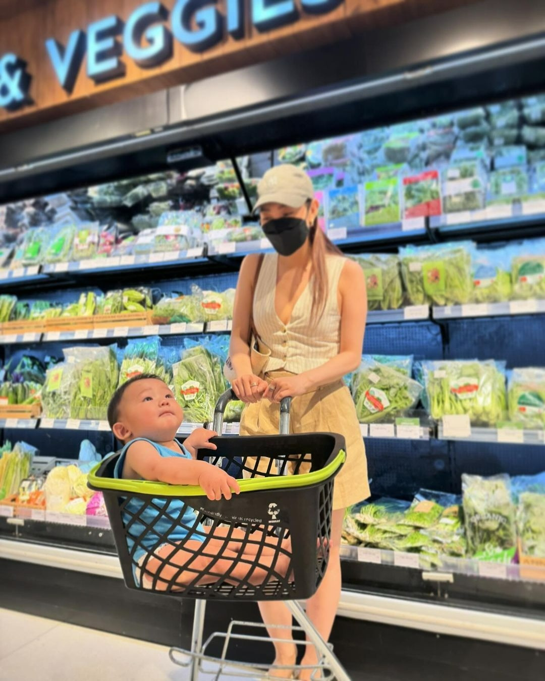 Con trai Minh Hằng gây sốt với khoảnh khắc như ông cụ non