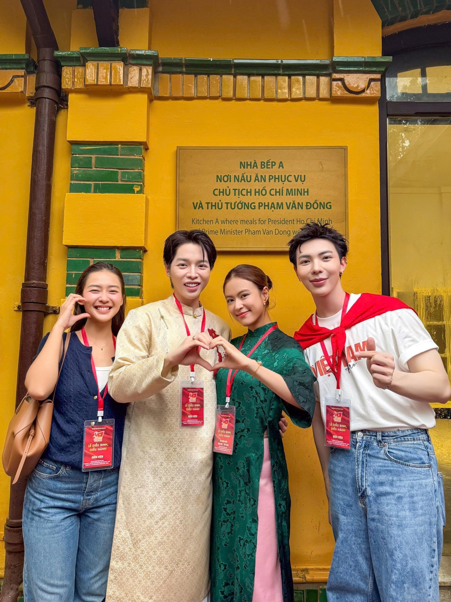 Hoàng Thùy Linh công khai ảnh cùng Đen Vâu sau tin kết hôn có con