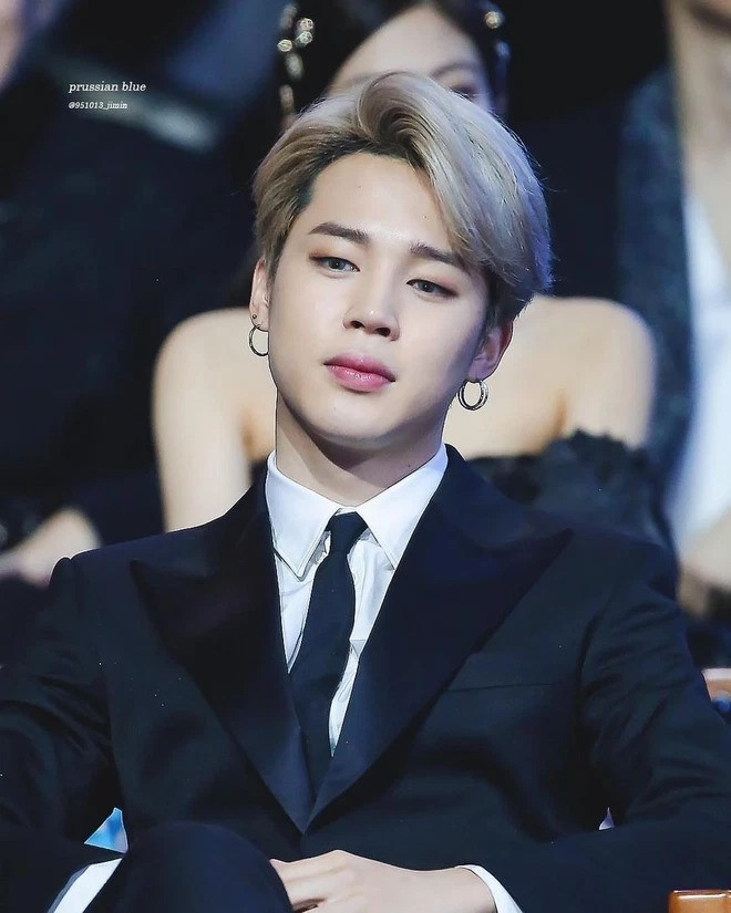 Jimin BTS lộ video riêng tư danh tính bạn gái khiến khán giả tò mò