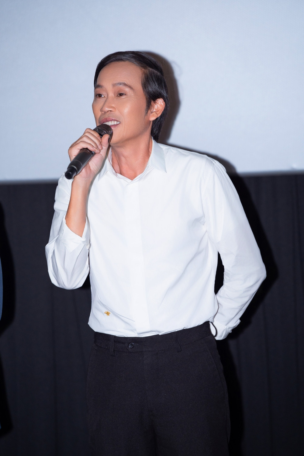 Diễn viên phim Mưa Đỏ xúc động khi thấy NSƯT Hoài Linh đóng cảnh hành động