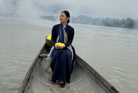 Đinh Thúy Hà - diễn viên phim 'Mưa đỏ': Đời thực tự tin khoe mặt mộc, nhan sắc 'hack tuổi'