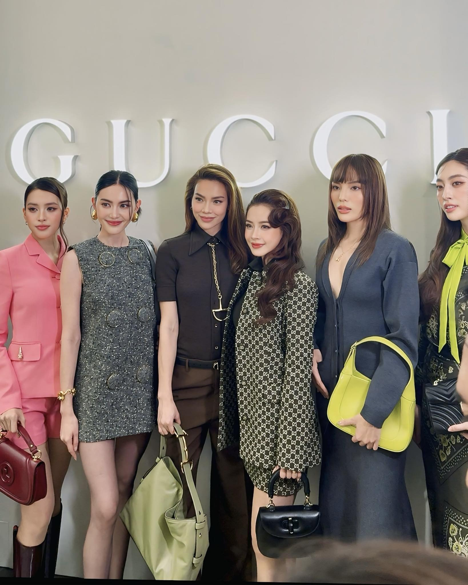 Hoa hậu Kỳ Duyên quên mặc áo lộ cả tầng mỡ thừa qua cam thường