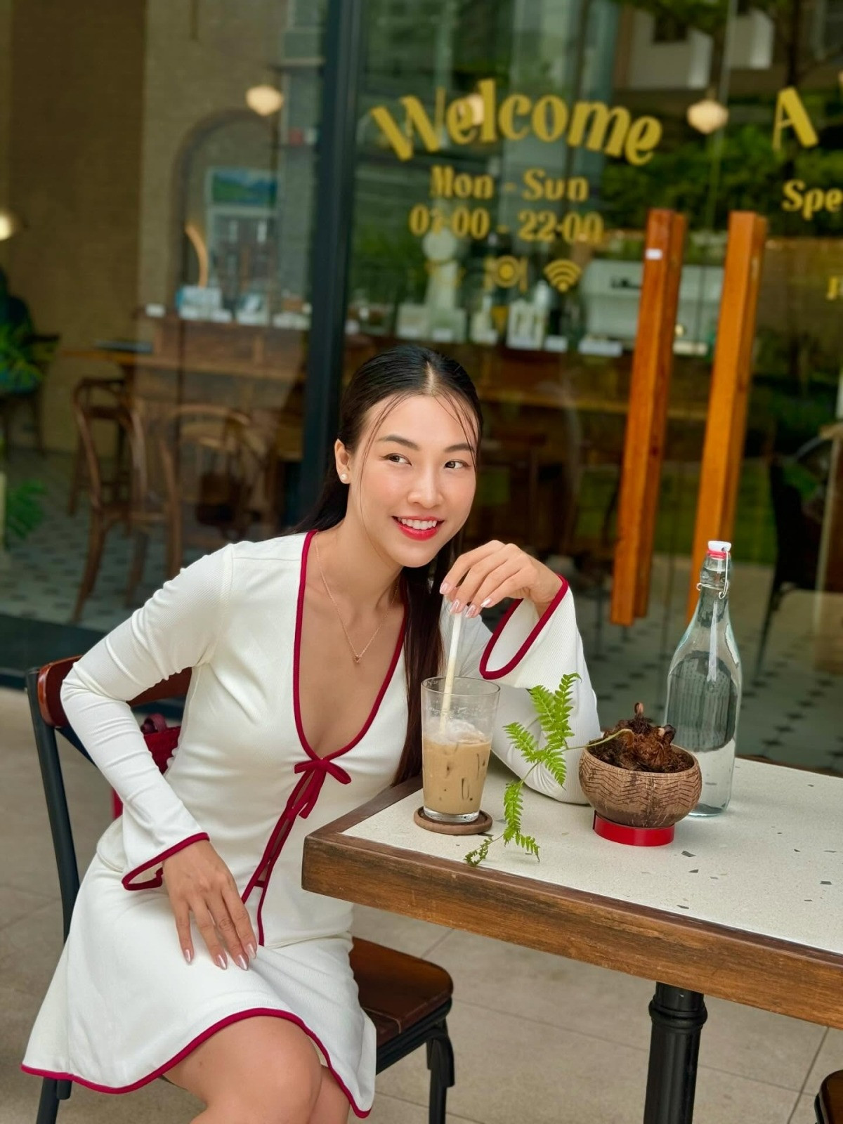 Mỹ nhân Vbiz thi nhau diện trang phục từ brand bị chê của Lương Thùy Linh