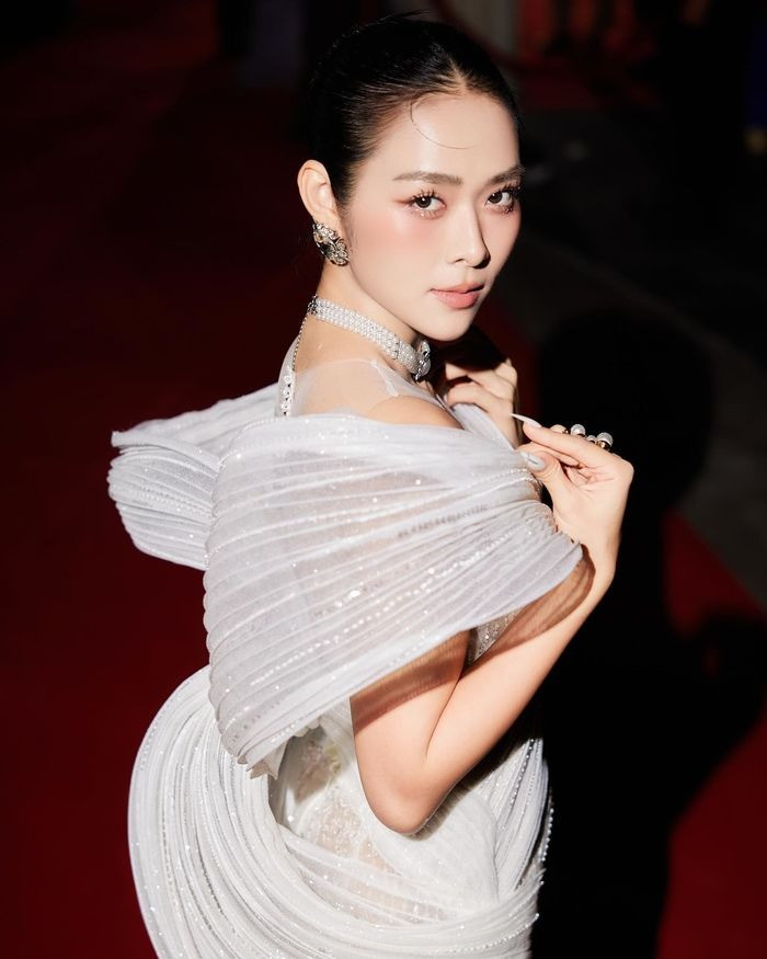 Nữ diễn viên nổi tiếng Vbiz kết hôn năm 19 tuổi rồi làm mẹ đơn thân nhan sắc hiện tại đẹp choáng ngợp