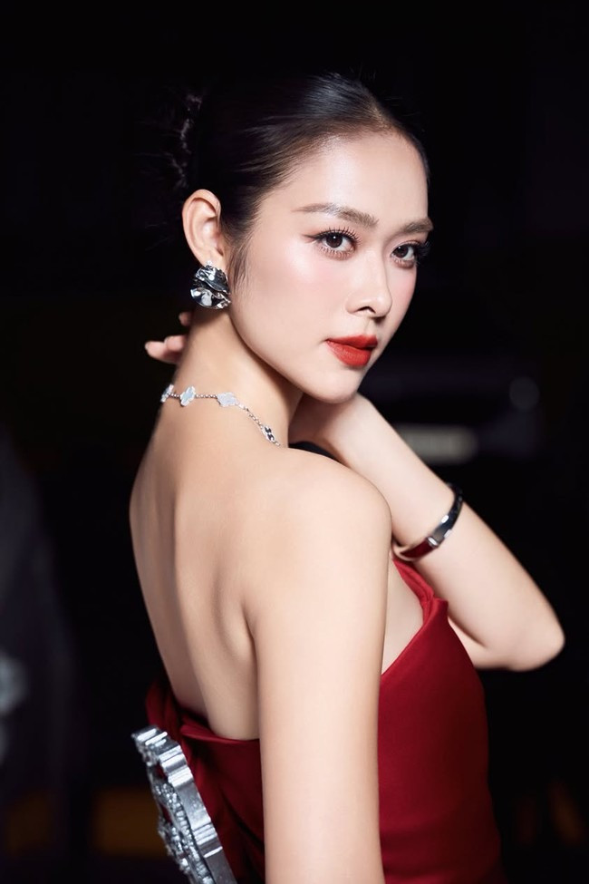 Nữ diễn viên nổi tiếng Vbiz kết hôn năm 19 tuổi rồi làm mẹ đơn thân nhan sắc hiện tại đẹp choáng ngợp