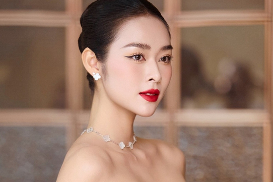 Nữ diễn viên nổi tiếng Vbiz: kết hôn năm 19 tuổi rồi làm mẹ đơn thân, nhan sắc hiện tại đẹp choáng ngợp