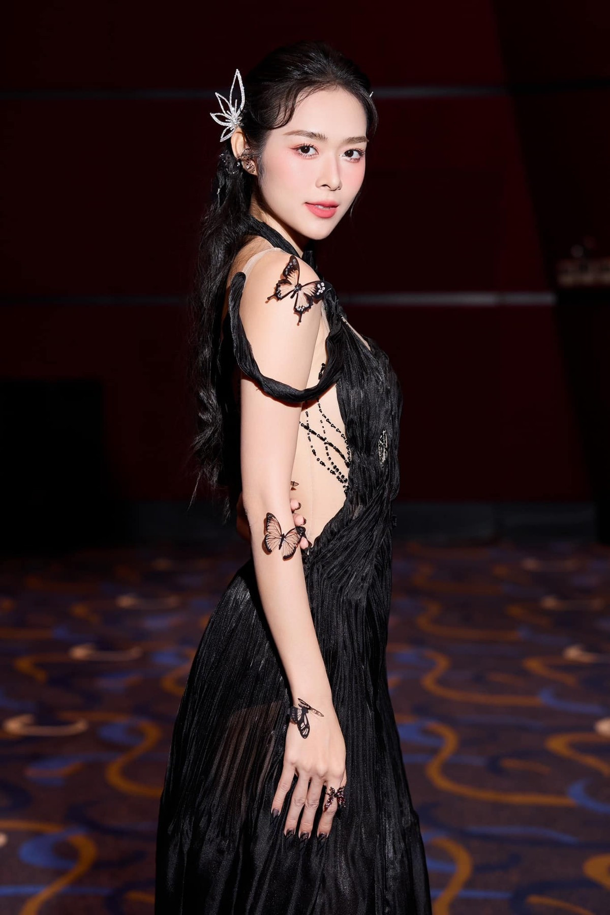 Nữ diễn viên nổi tiếng Vbiz kết hôn năm 19 tuổi rồi làm mẹ đơn thân nhan sắc hiện tại đẹp choáng ngợp