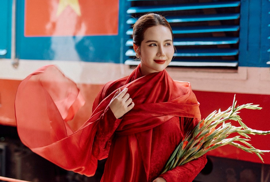 Nữ diễn viên VTV gây chú ý với bộ ảnh 'hòa bình đẹp lắm'