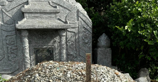 Vụ cọc gỗ đóng thẳng xuống hàng loạt ngôi mộ: Chủ đầu tư phân trần