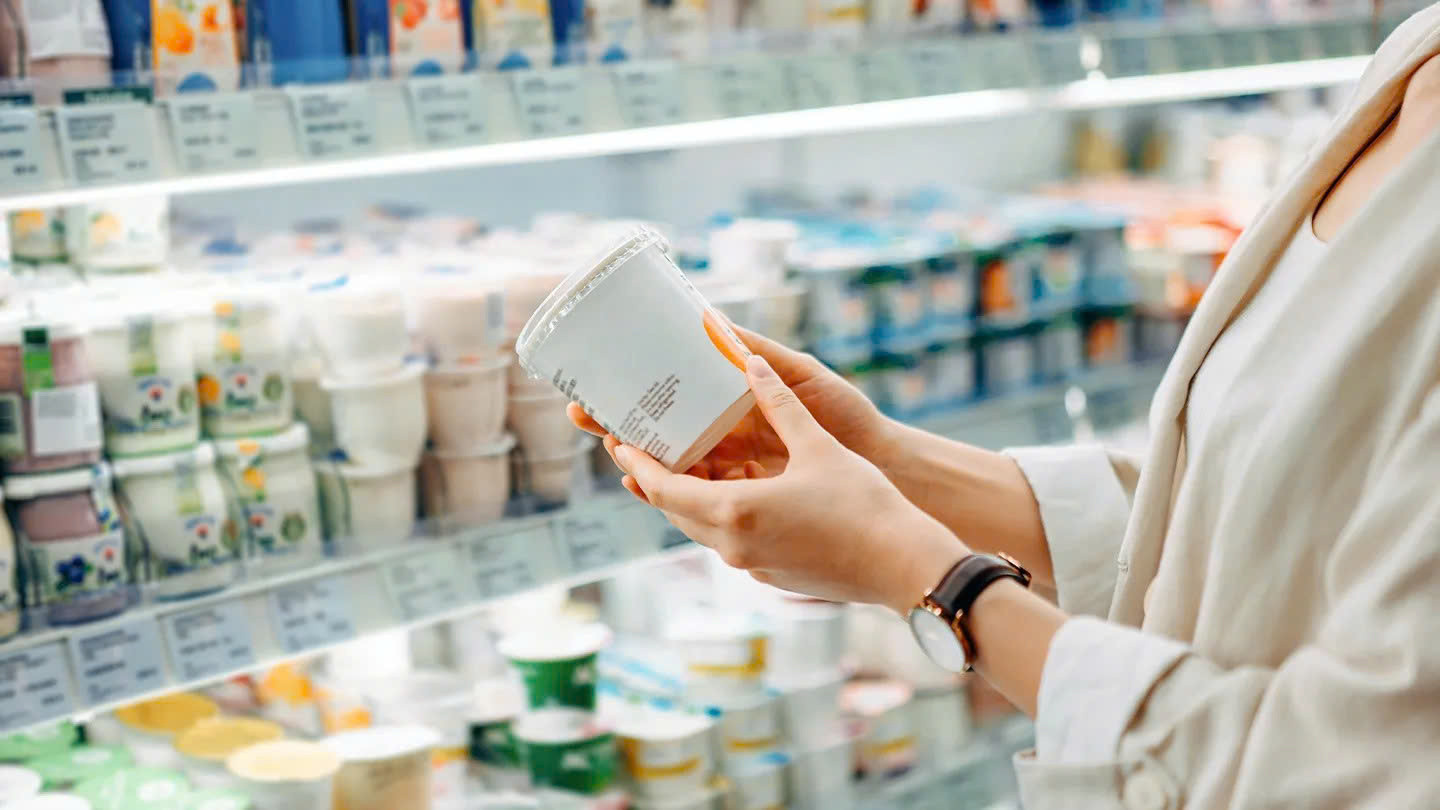 Ăn sữa chua buổi tối có giúp giảm cân không? Ăn sữa chua buổi tối có giúp giảm cân không?