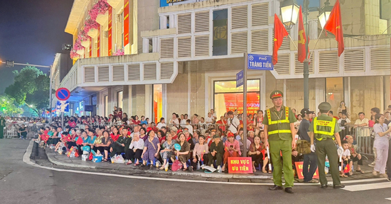 Những ai được ưu tiên vào vị trí 5.000 chỗ ngồi xem tổng duyệt A80 ở Hà Nội?