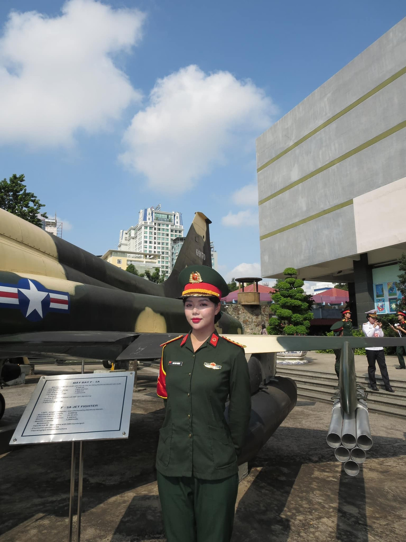 co-bo-doi-chan-dai-ngo-lam-phuong-3420.jpg