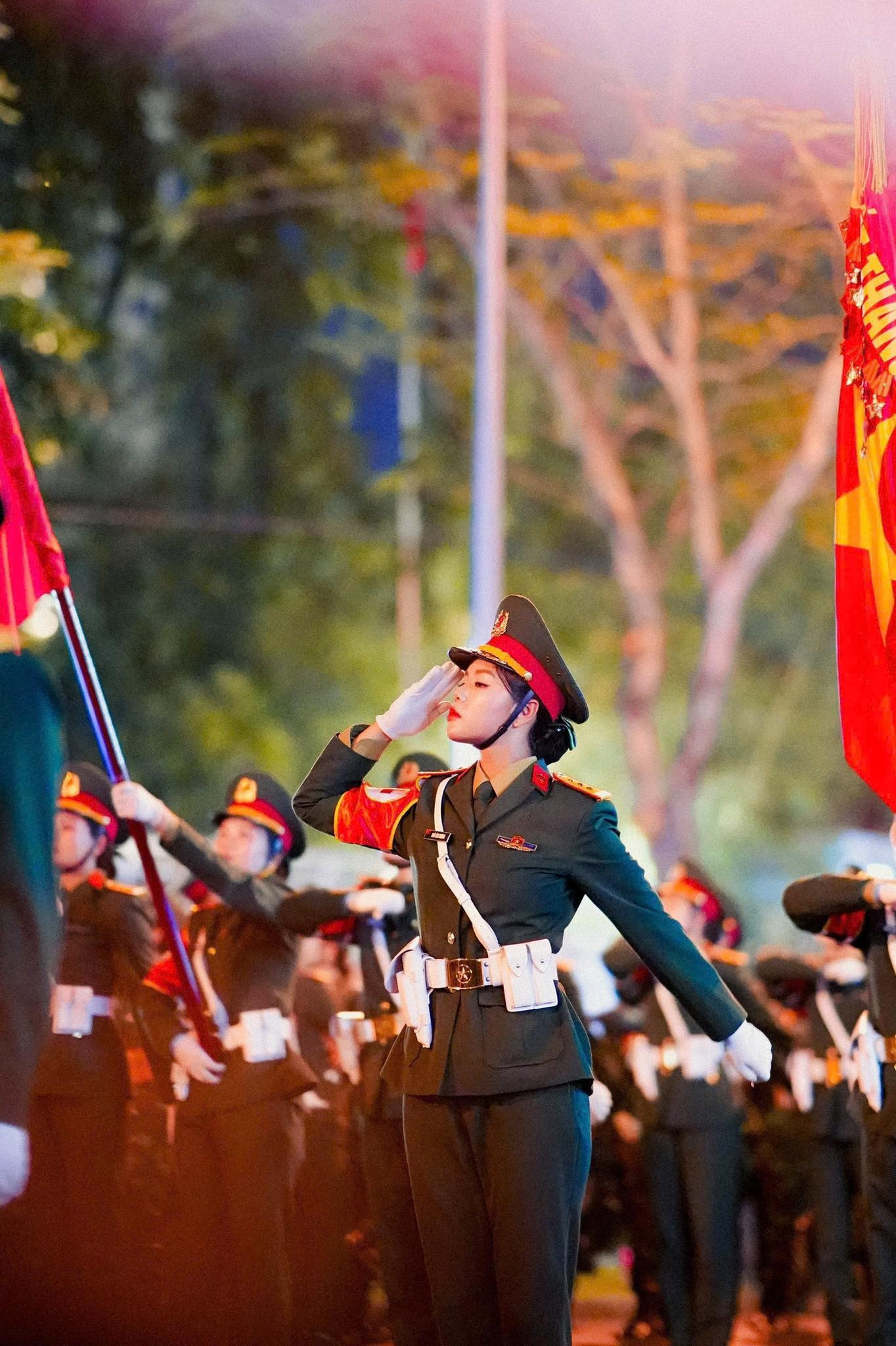 co-bo-doi-chan-dai-ngo-lam-phuong-2.jpg