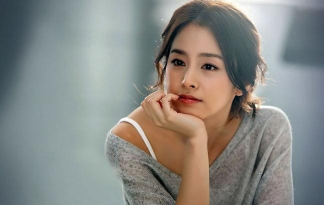 Xinh đẹp, trí tuệ và đầy cuốn hút: 5 cung hoàng đạo nữ khiến ai gặp cũng say mê - Ảnh 1.