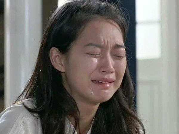 Chồng vừa qua đời, tôi rùng mình phát hiện bí mật của chồng và người giúp việc - Ảnh 1