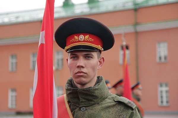 Danh tính quân nhân người Nga khiến MXH chao đảo vì ngoại hình quá đẹp trai