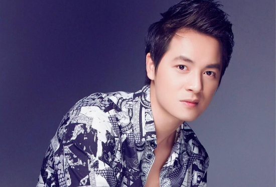 Nam ca sĩ từng mắc bệnh nghiêm trọng: Sở hữu biệt thự triệu đô, tuổi 42 có cuộc sống hôn nhân viên mãn