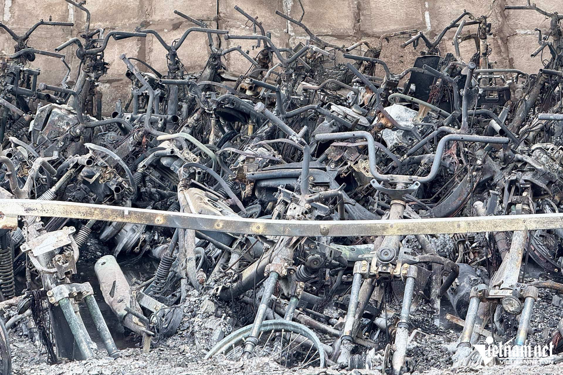 w chay bai xe 2984.jpg