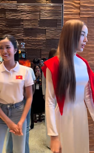 11 năm đăng quang Kỳ Duyên chặt đẹp Tân Hoa hậu Việt Nam khi đọ sắc cam thường