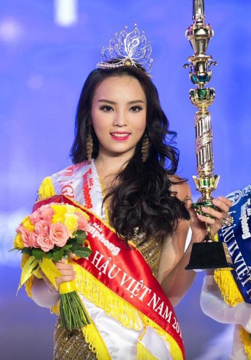 11 năm đăng quang Kỳ Duyên chặt đẹp Tân Hoa hậu Việt Nam khi đọ sắc cam thường