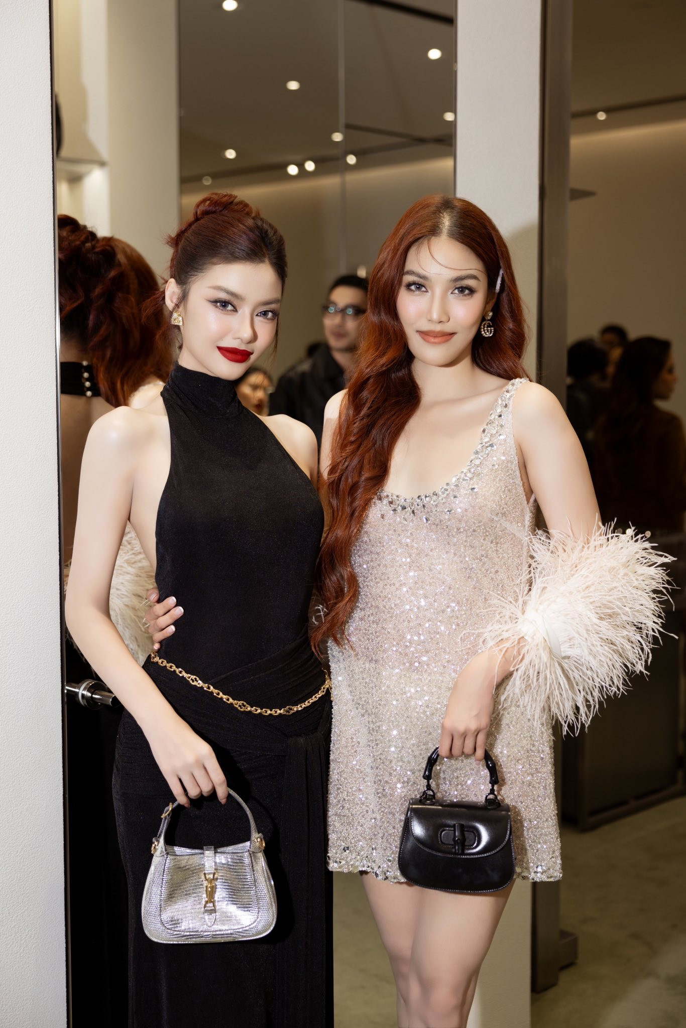 Á hậu Vbiz nghi sinh con cho bác sĩ thẩm mỹ Ngày càng phú bà lấn át Mai Davika khi chung hình